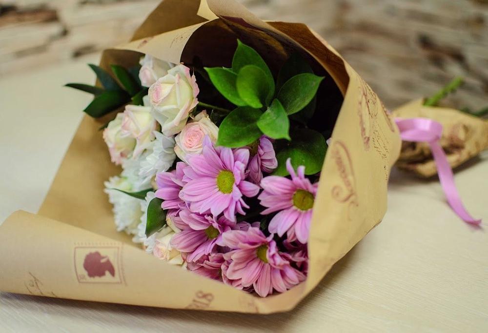 Букет цветов из: Розы и Хризантемы в Казанское Тюменская область