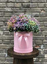 Цветочная композиция из Гипсофила и Розы в шляпной коробке в Казанское Тюменская область