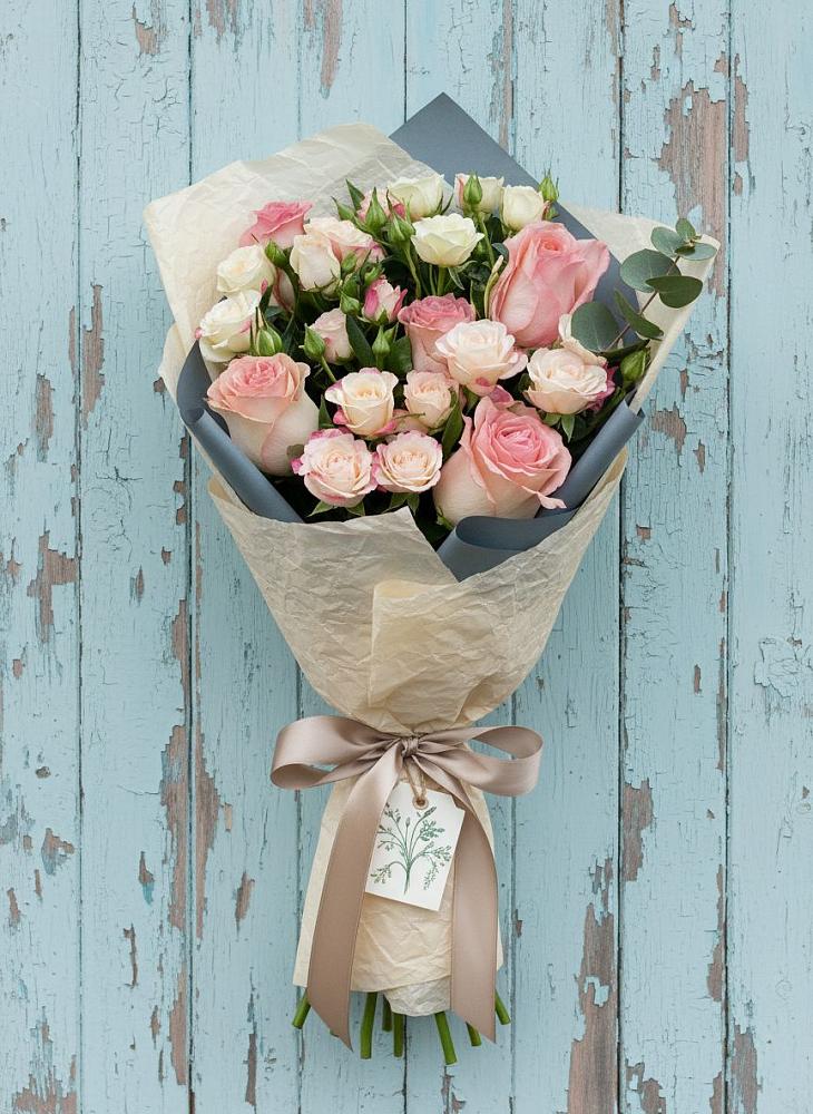 Букет цветов из: Розы в Казанское Тюменская область