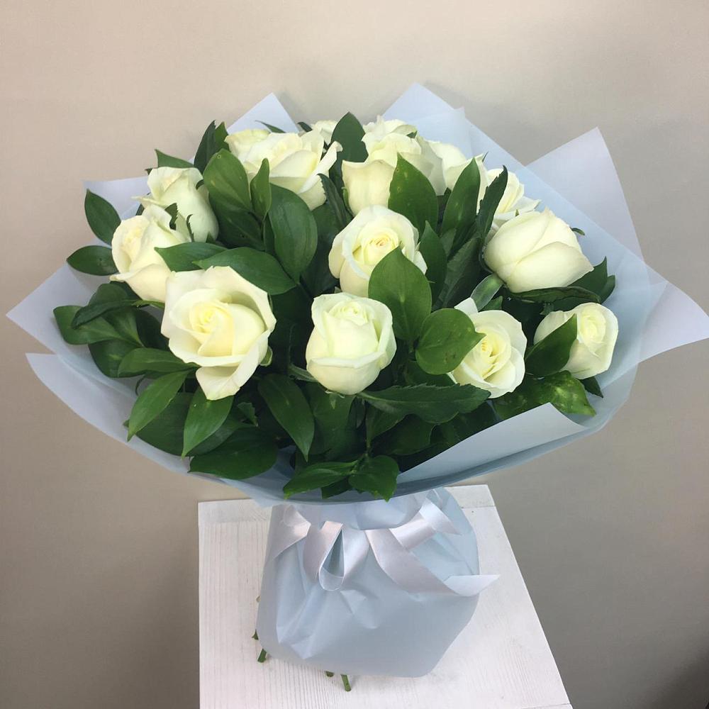Букет 15 Белых роз Проуд в Казанское Тюменская область