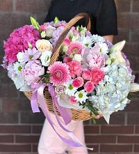 Цветочная композиция из Розы, Хризантемы, Пионы и Лизиантусы в корзине #REPLACE_PRED# Казанское Тюменская область
