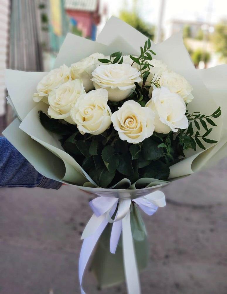 Букет Белые розы Проуд в Казанское Тюменская область