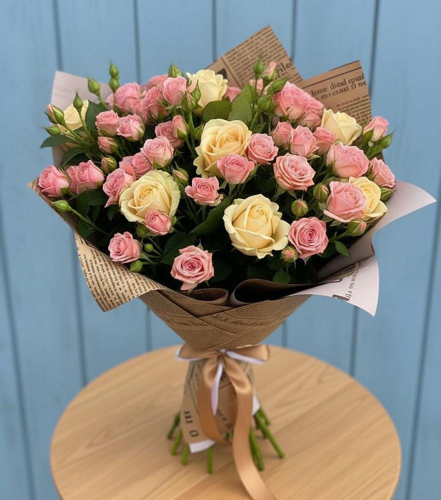 Букет цветов из: Розы в Казанское Тюменская область