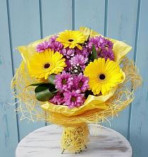 Букет цветов из:  Хризантемы и Герберы в Казанское Тюменская область