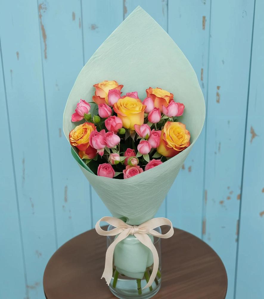 Букет цветов из: Розы в Казанское Тюменская область