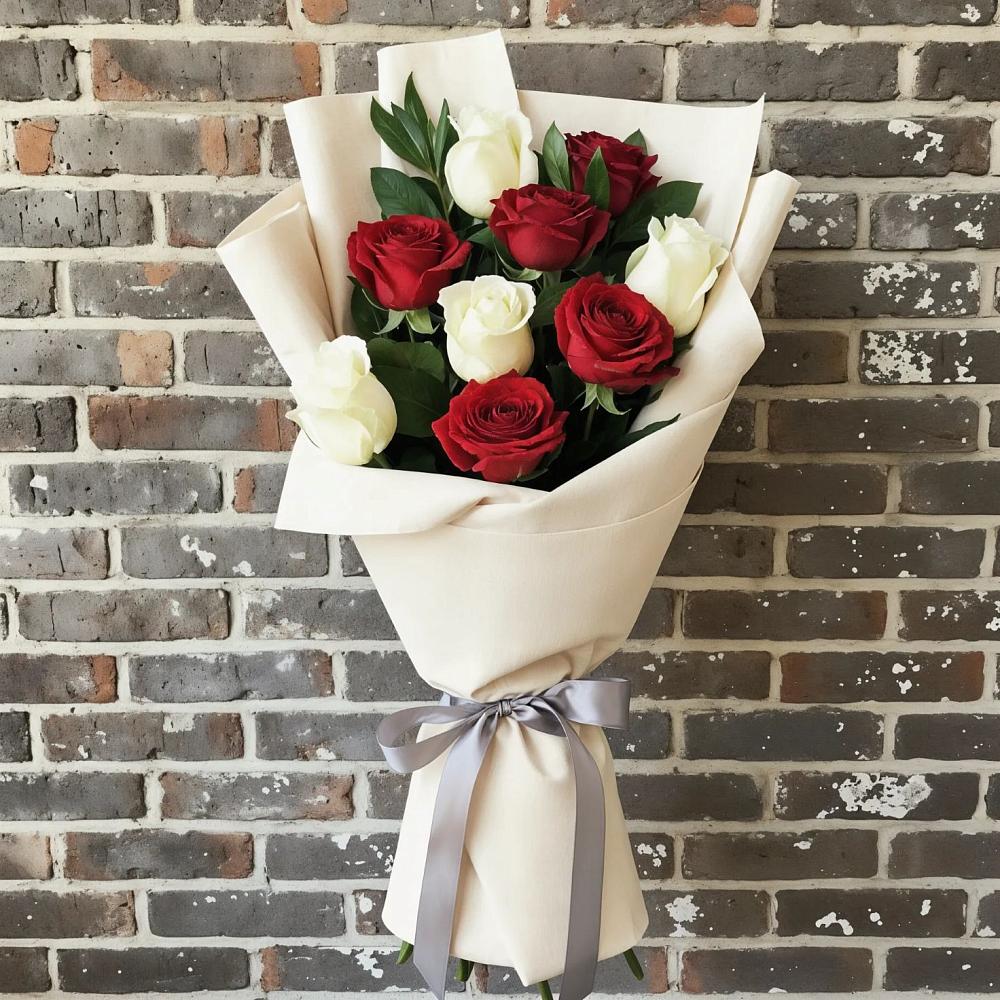 Букет цветов из: Розы в Казанское Тюменская область