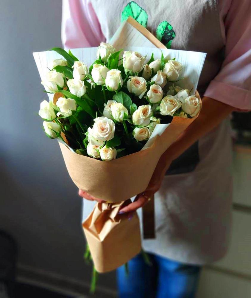 Букет цветов из: Розы в Казанское Тюменская область