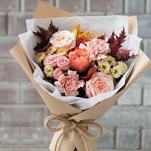 Букет цветов из:  Гвоздики, Хризантемы и Розы в Казанское Тюменская область