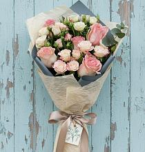Букет цветов из:  Розы в Казанское Тюменская область