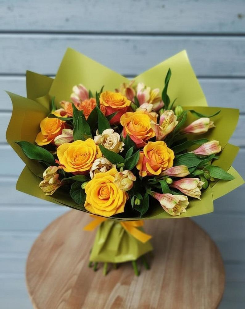 Букет цветов из: Альстромерии и Розы в Казанское Тюменская область