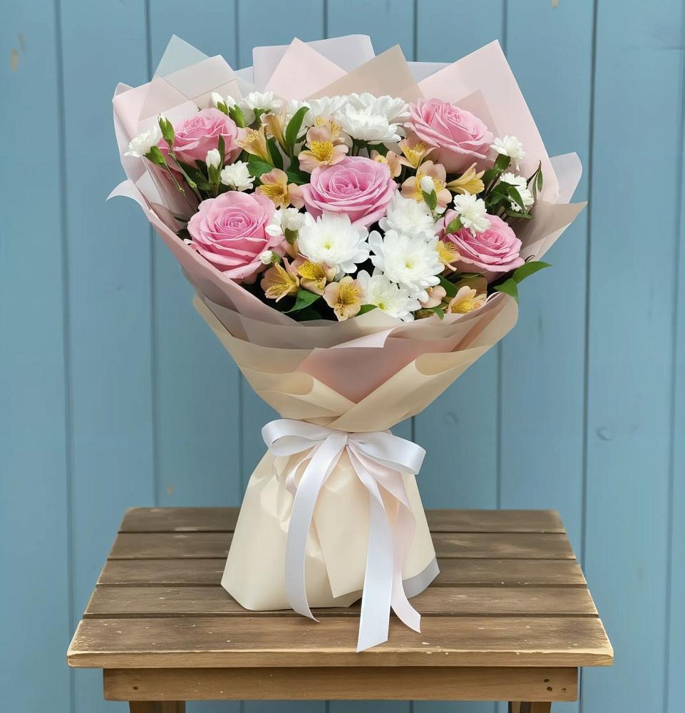 Букет цветов из: Гвоздики, Орхидеи и Розы в Казанское Тюменская область