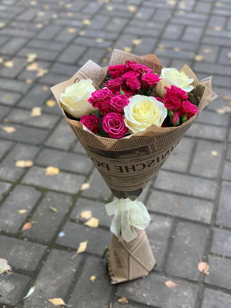 Букет цветов из: Розы в Казанское Тюменская область