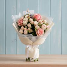 Букет цветов из:  Розы в Казанское Тюменская область