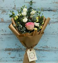 Букет цветов из:  Розы и Лизиантусы в Казанское Тюменская область