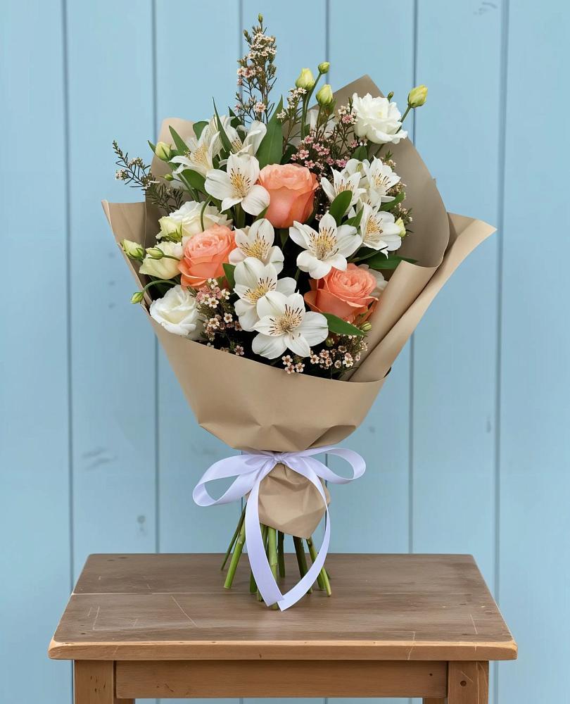 Букет цветов из: Альстромерии, Лизиантусы, Розы и Хризантемы в Казанское Тюменская область